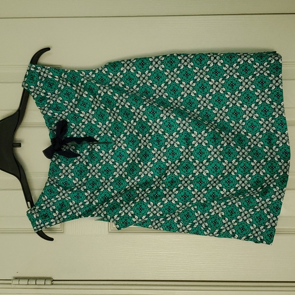 Vineyard Vines blouse. - Picture 2 of 4